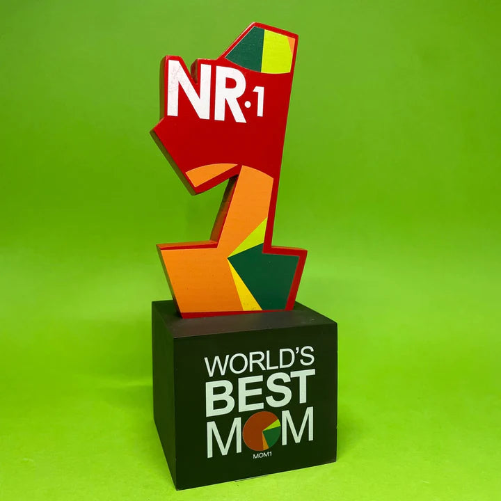 World's Best Mom Nr-1 Award. MOM 1